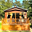 Tranquil Lodge hot tub and free golf