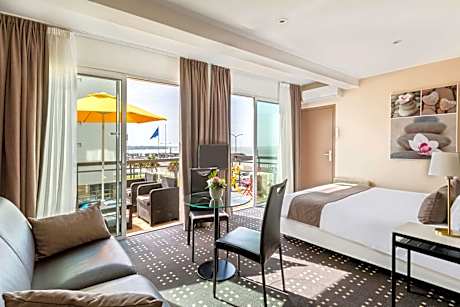 Junior Suite with Sea View and Terrace