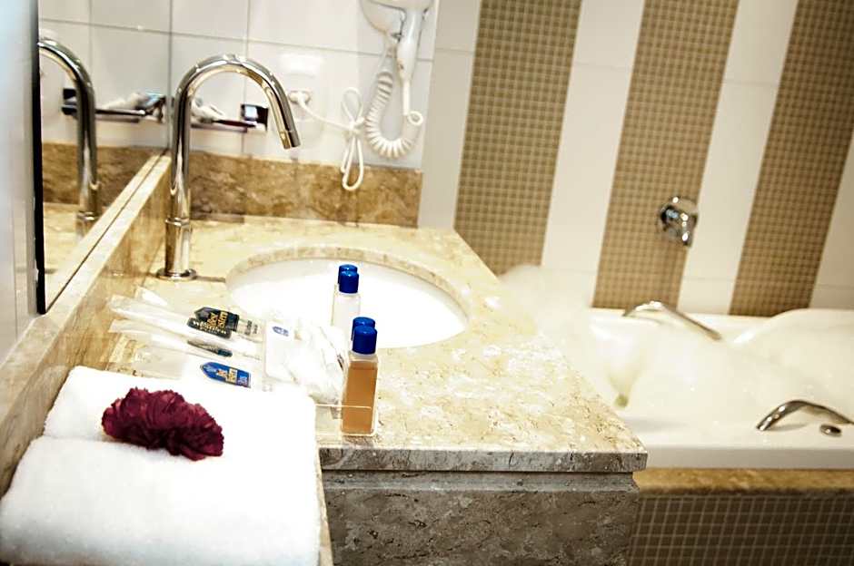 Nobile Suites Gran Lumni