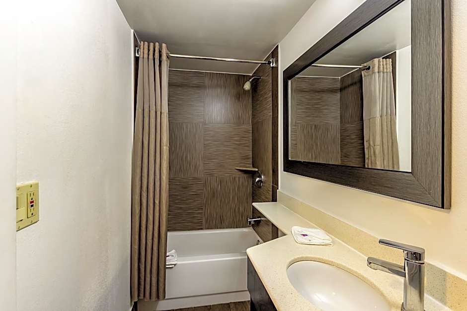 Motel 6 Elizabeth NJ Newark Liberty Intl Airport
