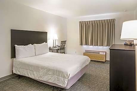 1 Queen Bed Non-Smoking