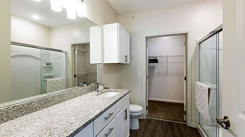 Landing - Modern Apartment with Amazing Amenities (ID8168X67)