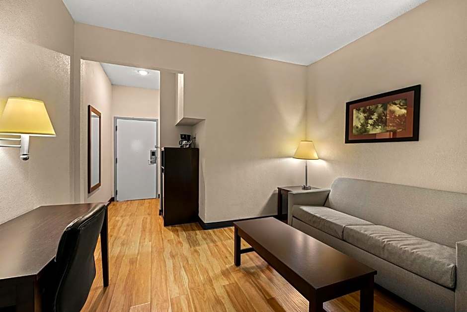 Red Roof Inn & Suites Albany, GA