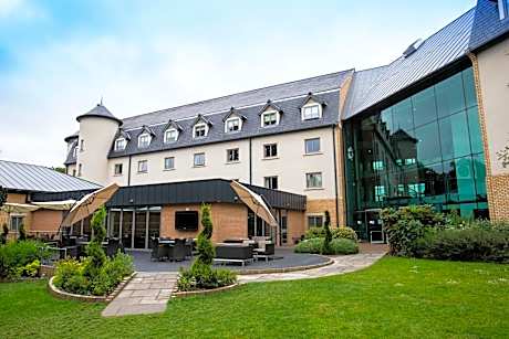 Drayton Manor Hotel