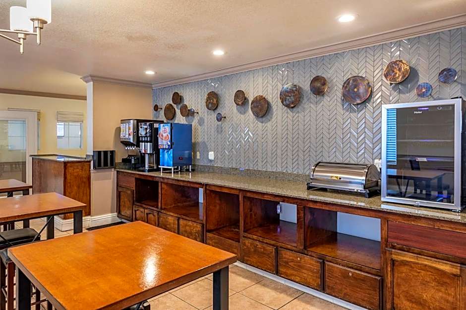 Best Western Plus John Jay Inn & Suites