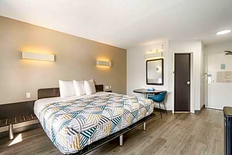 King Room - Non-Smoking