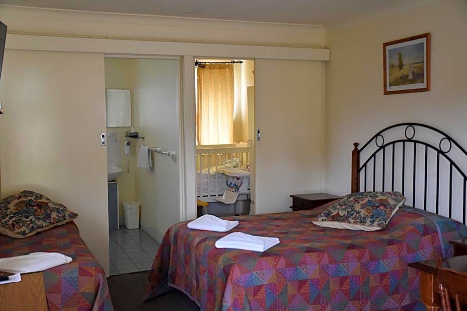 Mount Barker Valley Views Motel & Chalets, Western Australia