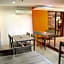 Travelbee Capitol Inn