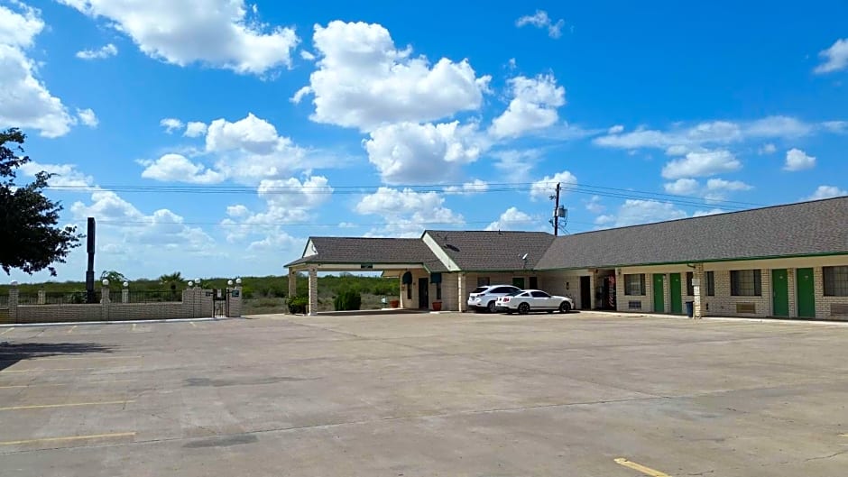 Garden Inn and Suites Hebbronville