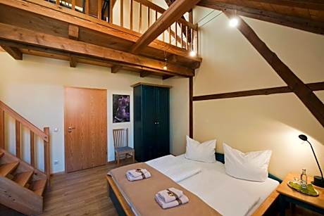 Deluxe Double Room with Shower