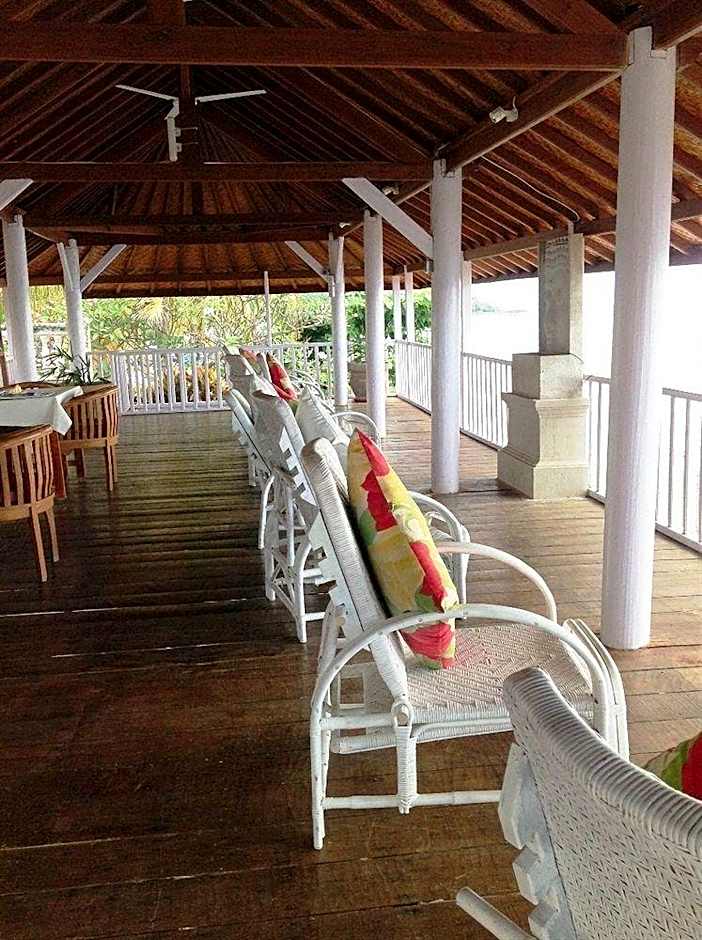 Villa Agung Beach Inn