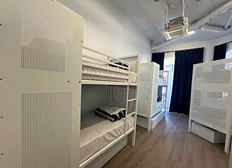 6 Bed Mix Dormitory