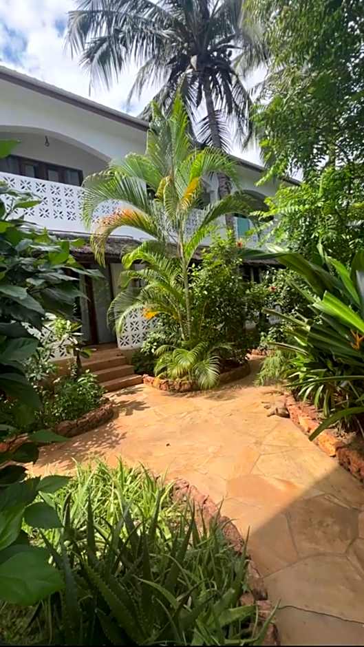 Siri Beach Lodge