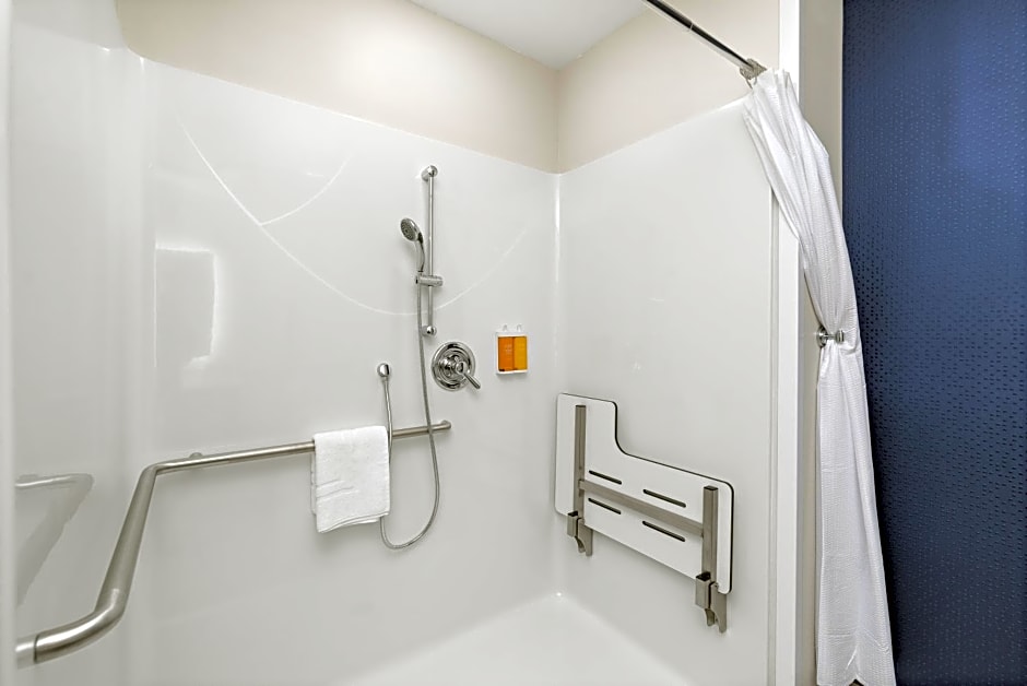 Holiday Inn Express Kansas City North Parkville By IHG