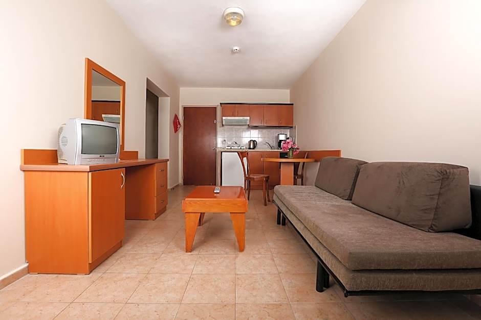 Tuntas Family Suites Kusadasi