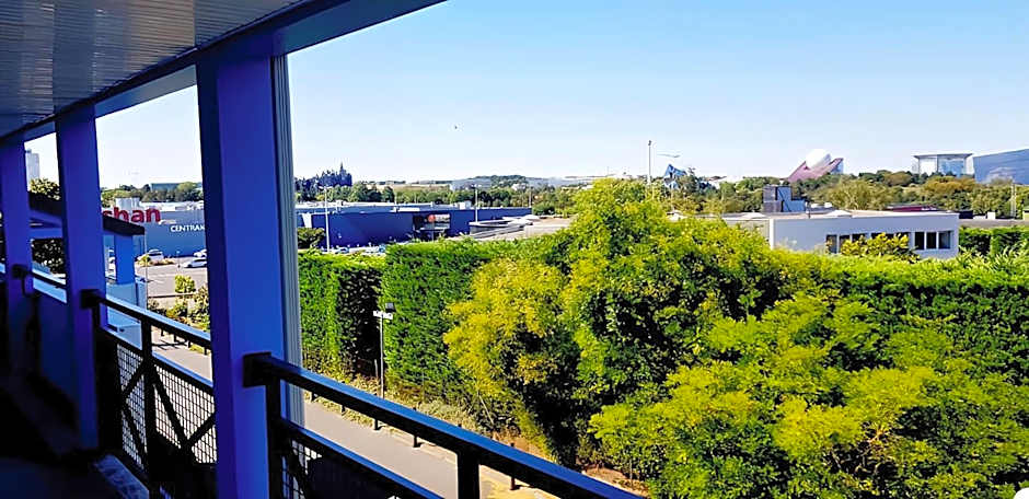 Kyriad Direct Poitiers - Gare du Futuroscope