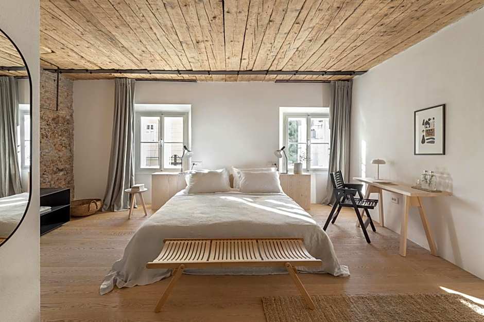 April1550 Boutique Hotel