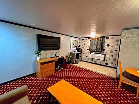 Deluxe Queen Room with Two Queen Beds