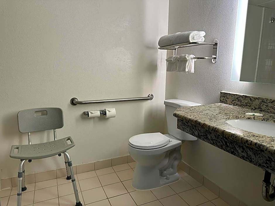 Quality Inn & Suites Everett