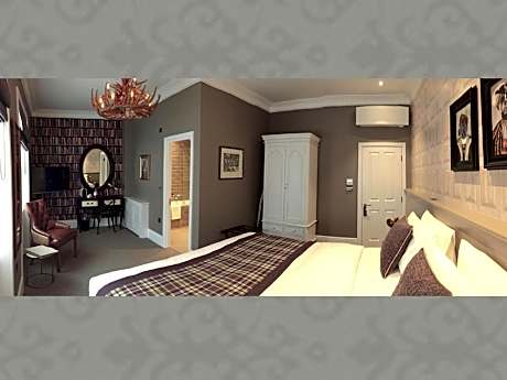 Large Double or Twin Room