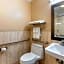 Best Western Plus Airport Plaza