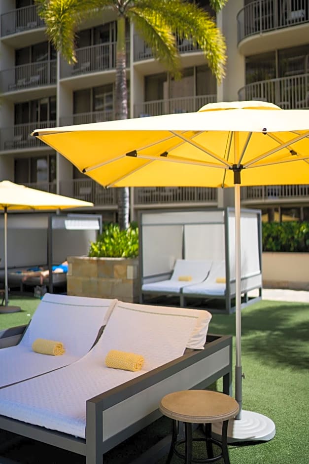 Embassy Suites by Hilton Waikiki Beach Walk