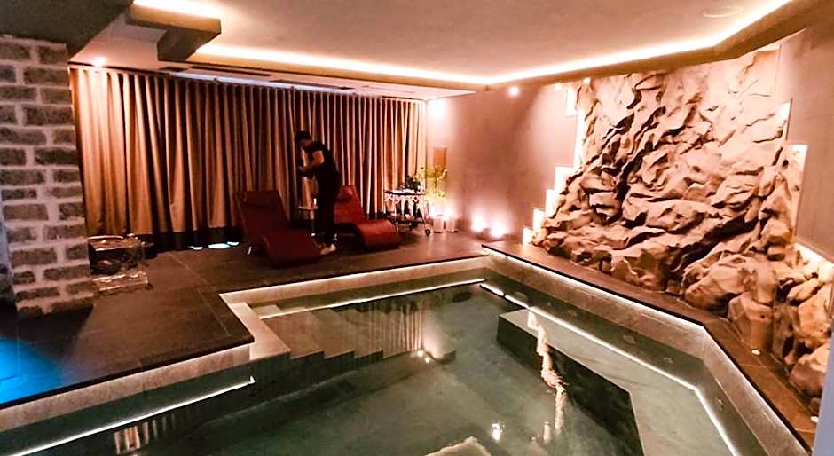 Mikro Papigo 1700 Hotel & Spa