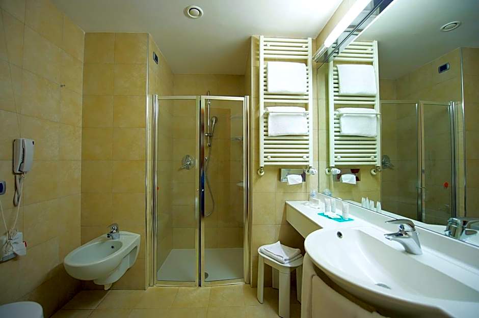 Best Western Crystal Palace Hotel