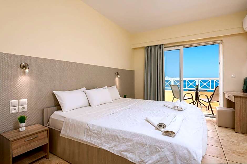 Nefeli Beach - living by the sea