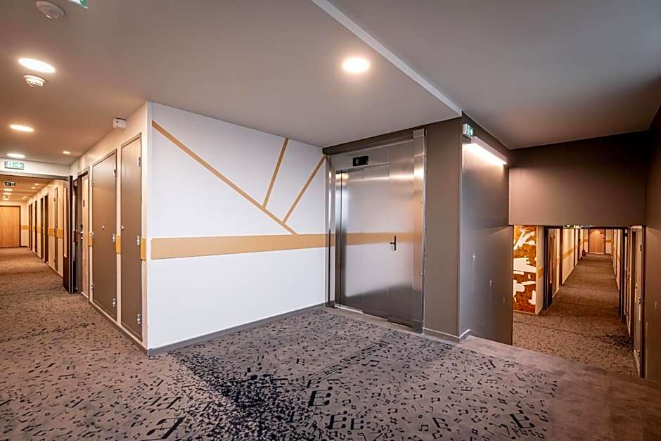 ibis Styles Valenciennes Petite Foret