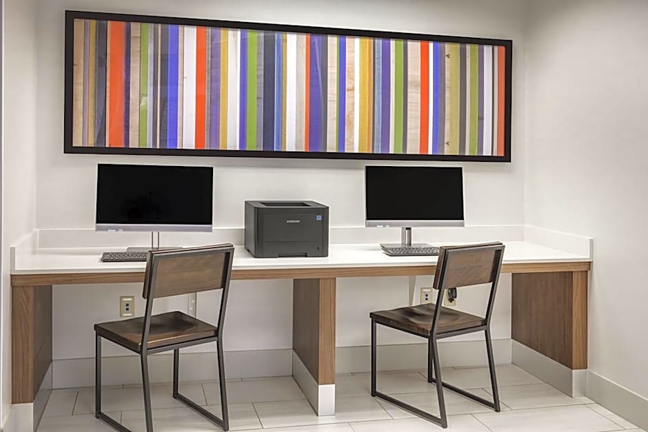 Holiday Inn Express & Suites South Portland By IHG