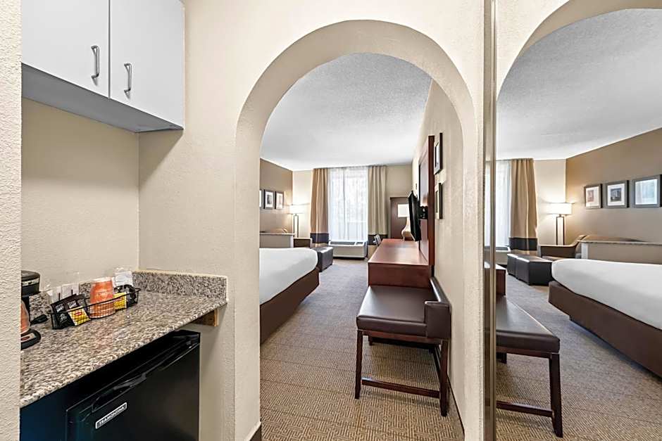Comfort Inn & Suites Durham near Duke University