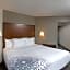 La Quinta Inn & Suites by Wyndham Secaucus Meadowlands