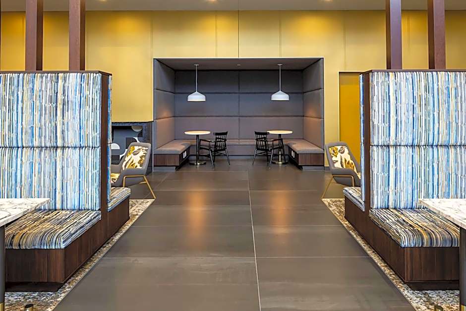 Hampton Inn & Suites Rochester Downtown