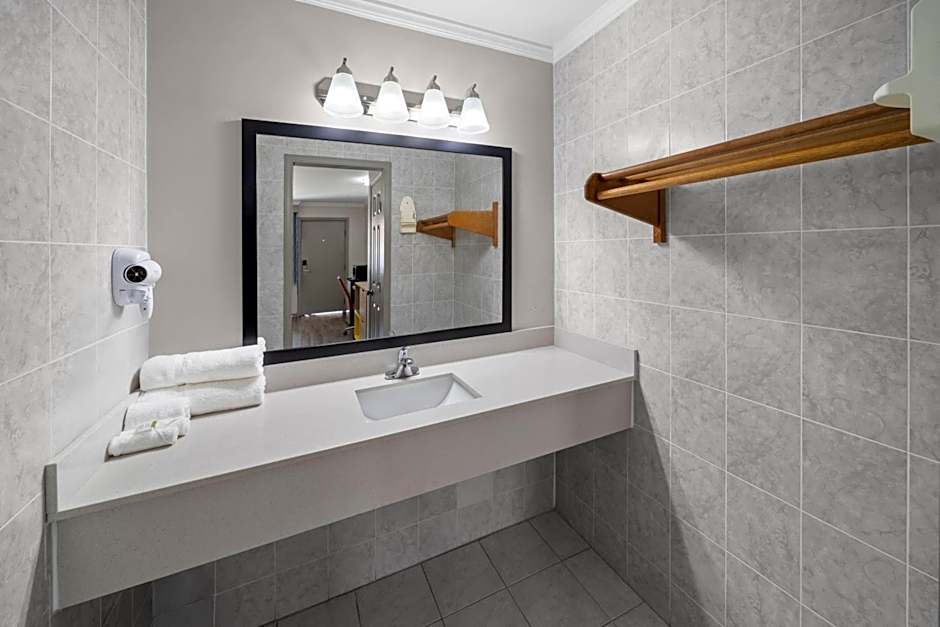 Days Inn by Wyndham Slidell