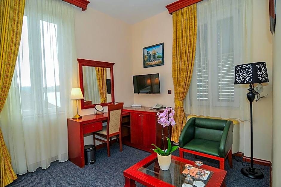 Hotel Montenegrino