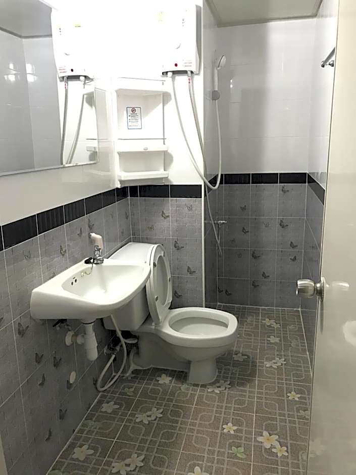 Muangthongthani Rental/Khun Dan