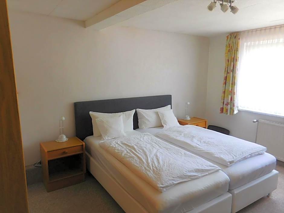 Hotel Pension am Kurmittelhaus