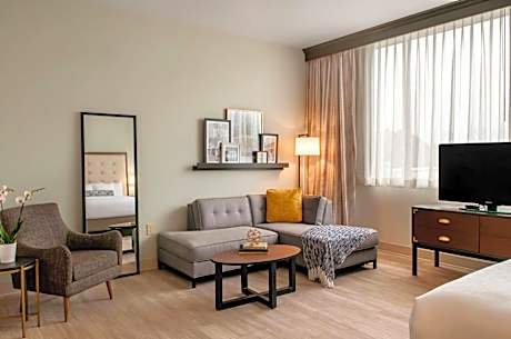 Superior King Room - Non-Smoking