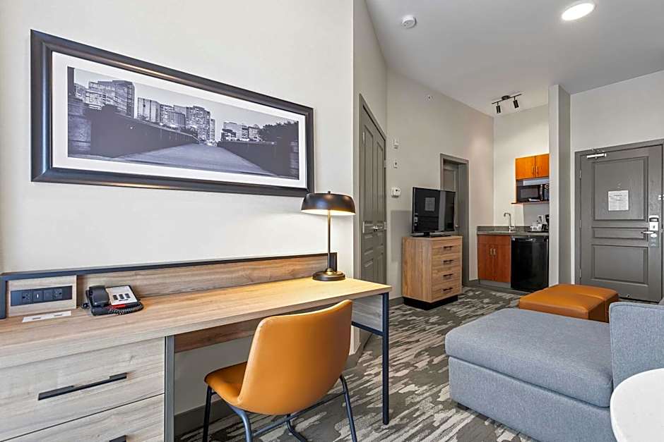 Sandman Hotel & Suites Calgary West