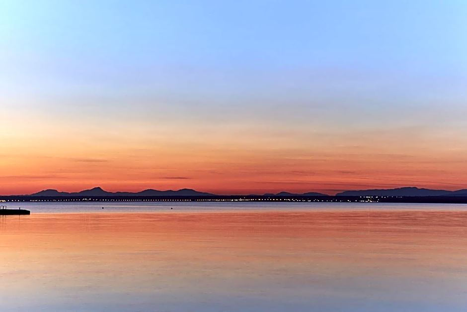 Universal Hotel Marqu