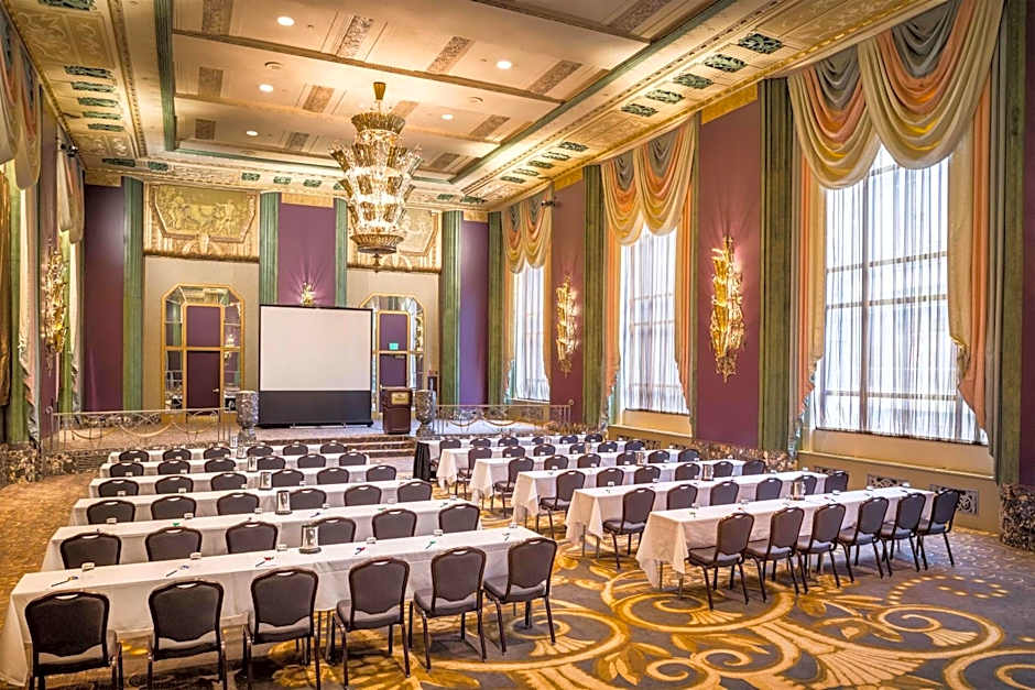 Hilton Cincinnati Netherland Plaza