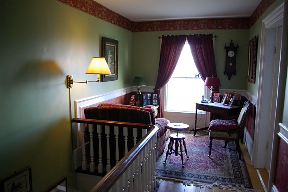 A Seafaring Maiden Bed and Breakfast