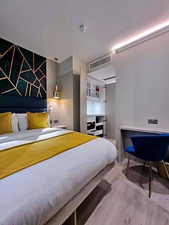 Double Studio Lower Ground floor No Windows