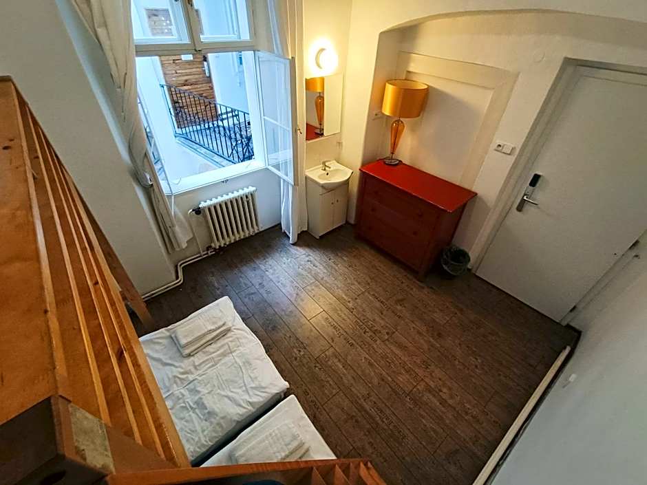 Charles Bridge Hostel & Apartments