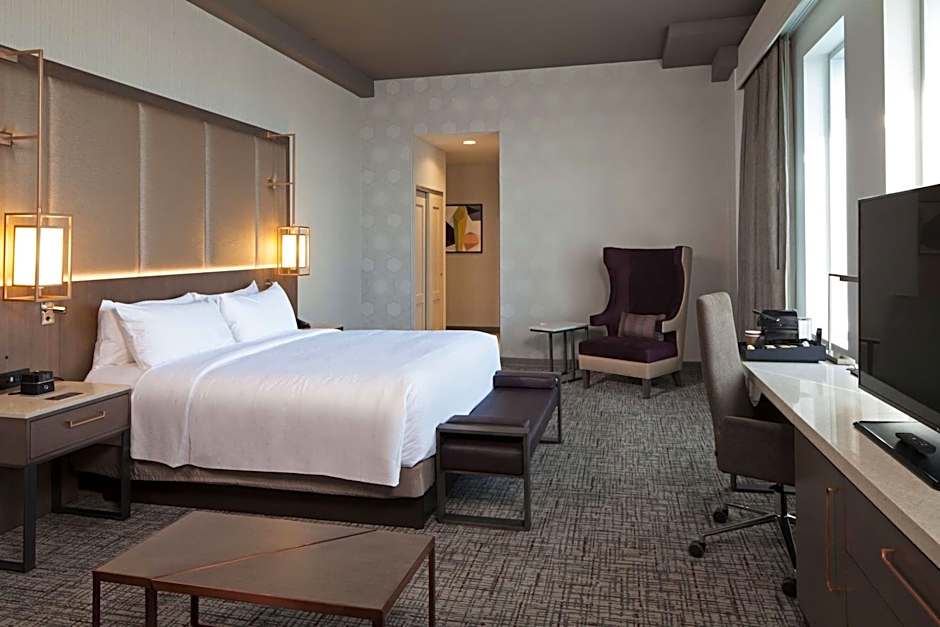 H Hotel Los Angeles, Curio Collection by Hilton