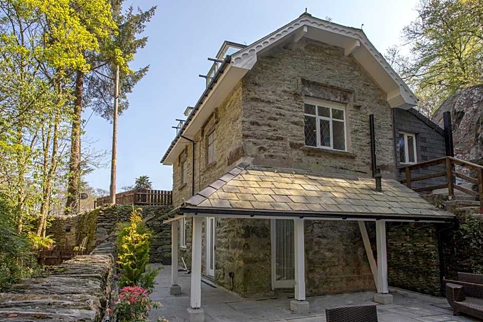 Aberdunant Hall Country Hotel