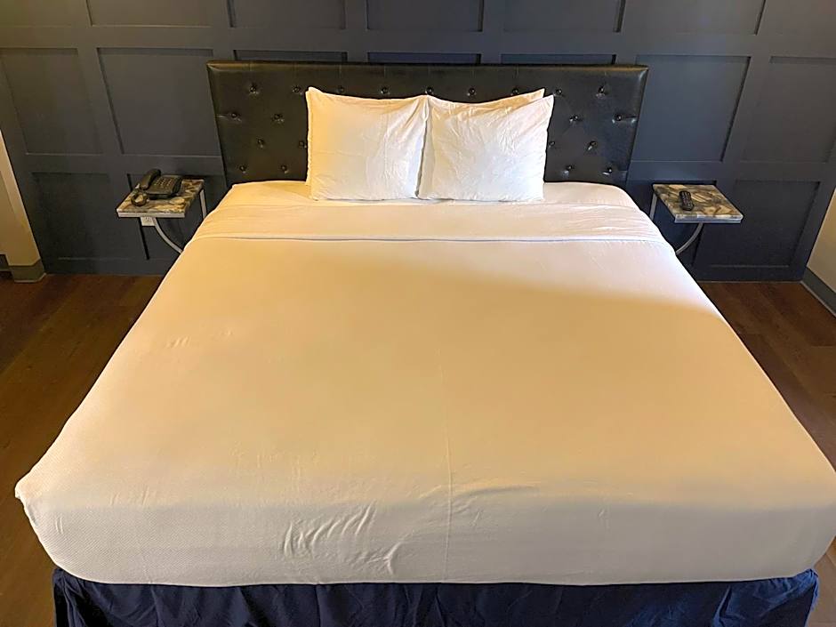 Chateau Hotel and Conference Center