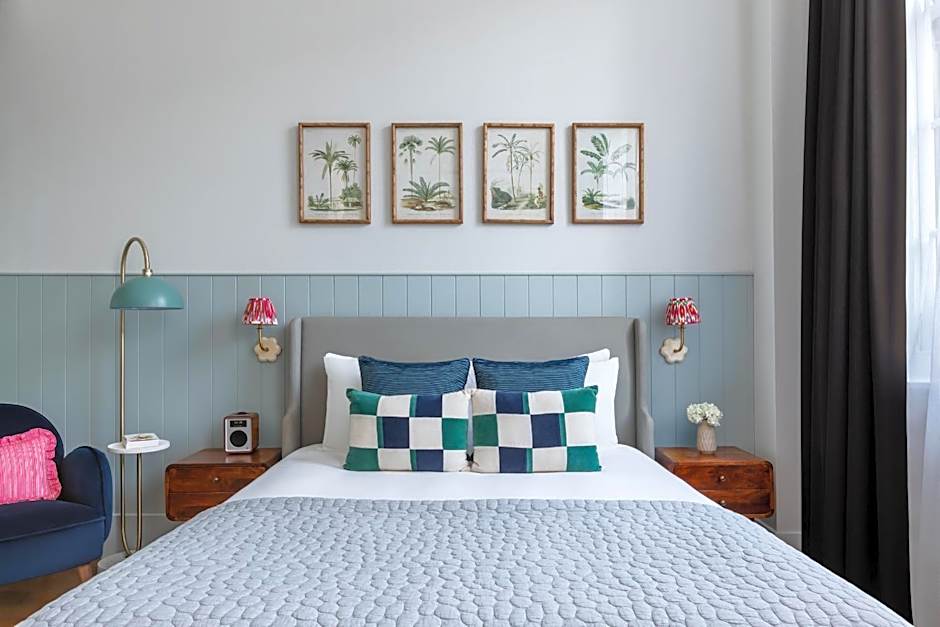 Town Hall Hotel & Apartments