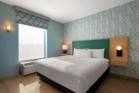 One-Bedroom King Suite - Non-Smoking